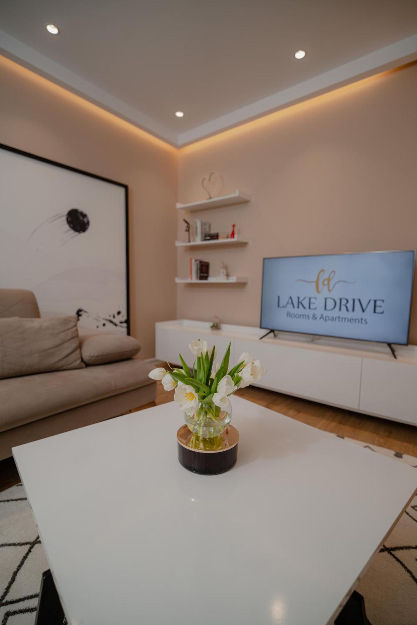 Lake Drive Rooms&Apartments Tiran Dış mekan fotoğraf